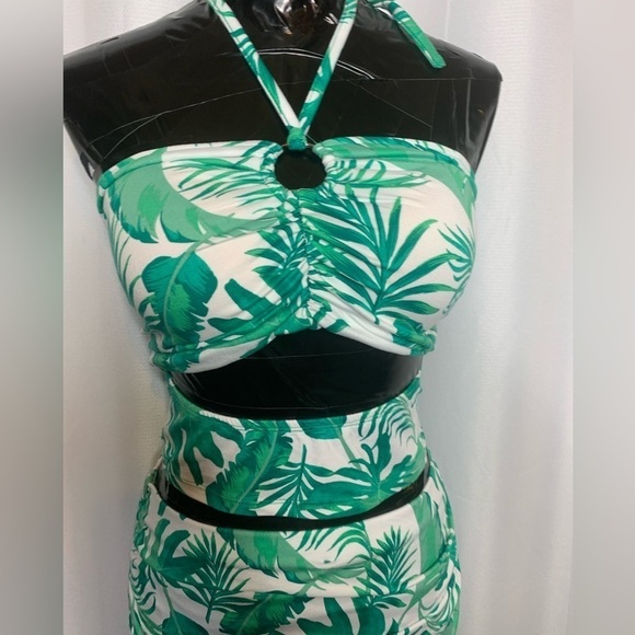 TROPICAL Ruched Ring Halter Top and Skirt - Picture 6 of 8